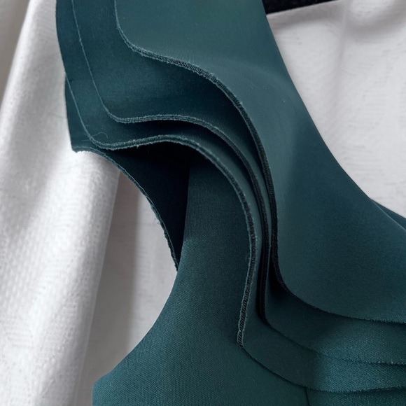 Betsy and Adam Shoulder Ruffle Sheath Scuba Dress in Green size 4 - Picture 10 of 15